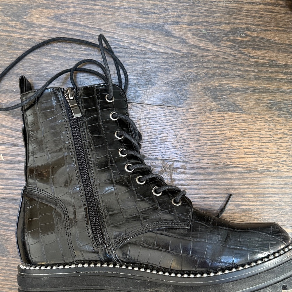 Black Lace-Up Platform Combat Boots Womans 6.5 - Picture 3 of 7